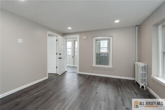 1625 Parker Rd in Highland Park, NJ - Building Photo - Building Photo