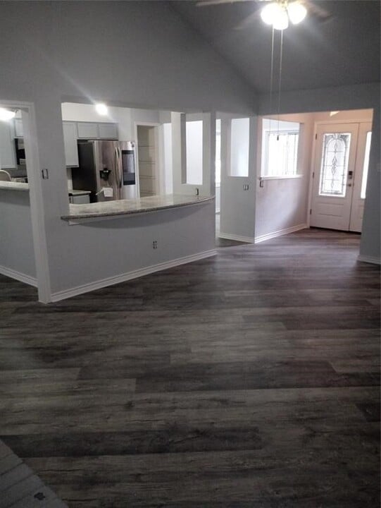 3411 S Briar Knoll Dr in Houston, TX - Foto de edificio