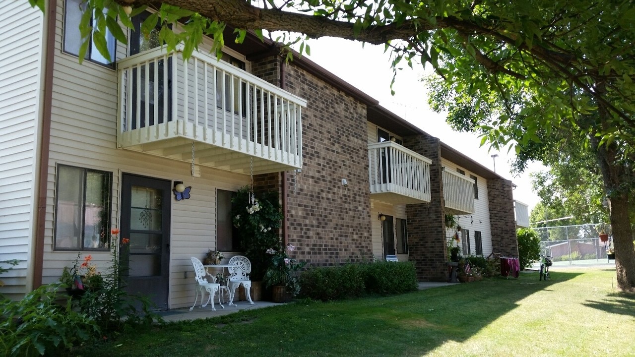 City Square Apartments in Hillsboro, WI - Building Photo