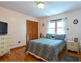 71 Oak St in Somerville, MA - Building Photo - Building Photo