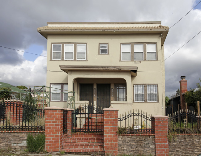 3558-3560 Harper St in Oakland, CA - Foto de edificio - Building Photo