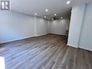 25 Whitecap Blvd in Toronto, ON - Building Photo - Building Photo