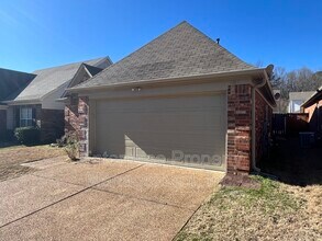 1421 Radley Cove in Cordova, TN - Building Photo - Building Photo