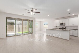 9416 E Spiral Ave in Mesa, AZ - Building Photo - Building Photo