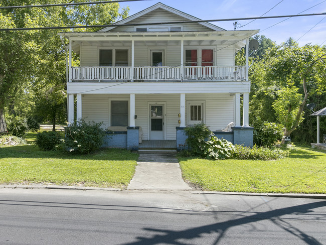 416 1st Ave W in Hendersonville, NC - Building Photo - Building Photo