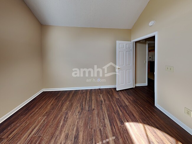 225 Bluefield Ln