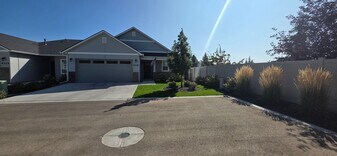 4336 S Solaris Ave in Meridian, ID - Building Photo