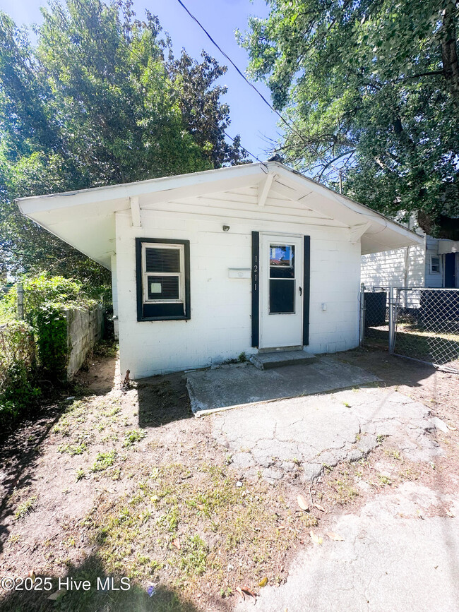 property at 1211 Bay St