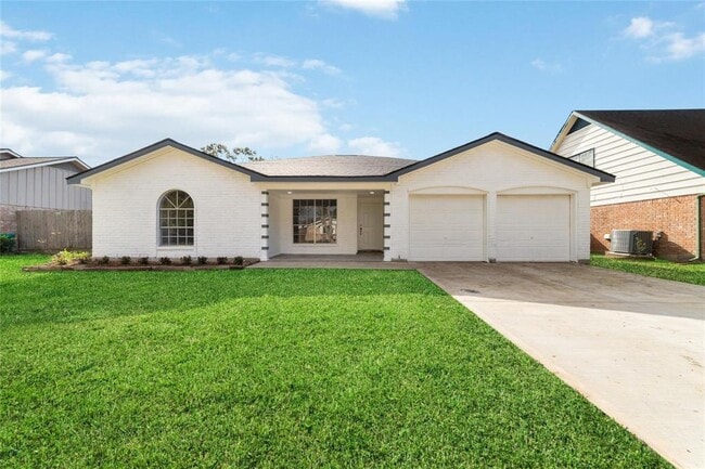 12707 W Club Ln in Houston, TX - Building Photo - Building Photo