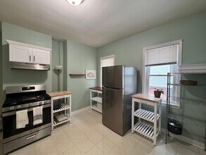 22 Spencer Ave, Unit 2 in Somerville, MA - Building Photo - Building Photo