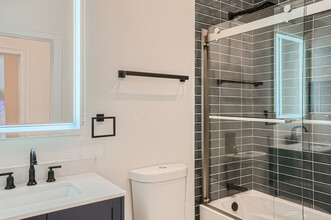 3509 N Sheffield Ave, Unit 3 in Chicago, IL - Building Photo - Building Photo