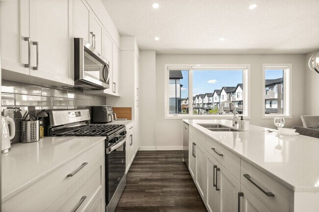 337 Skyview Ranch Rd NE in Calgary, AB - Building Photo - Building Photo