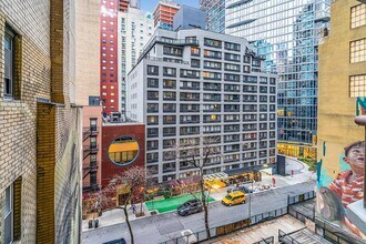 245 E 44th St in New York, NY - Building Photo - Building Photo