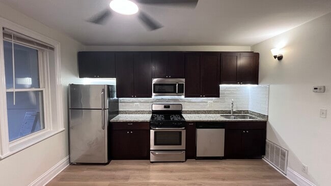 2913 N Kedzie Ave, Unit Garden