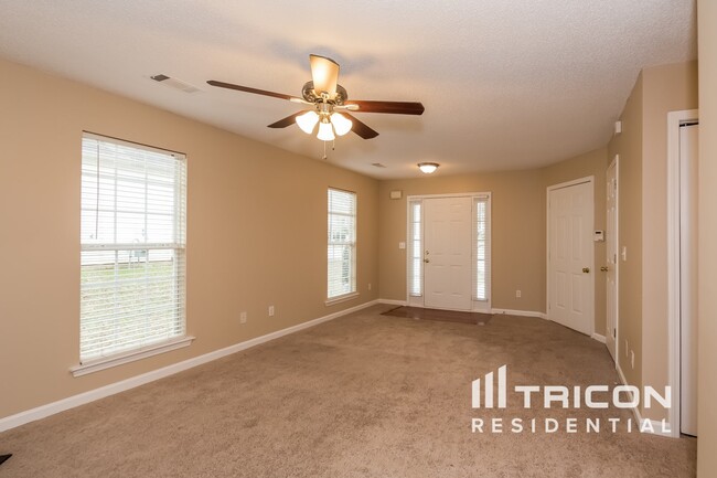 3529 Brookstone Way in Union City, GA - Building Photo - Building Photo