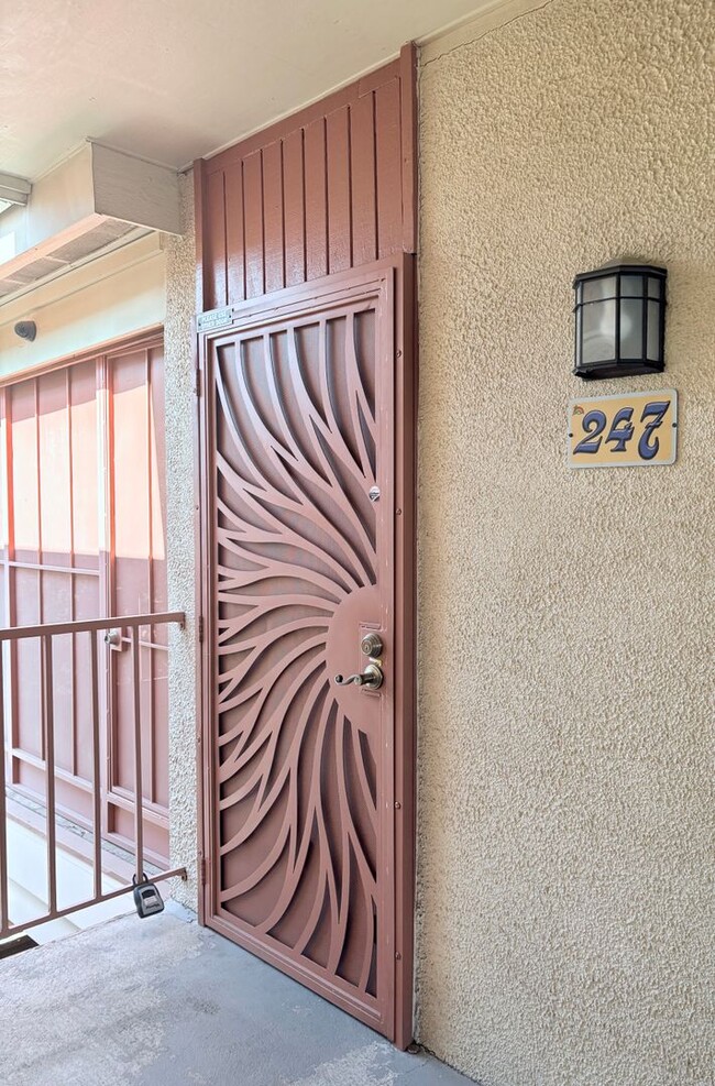 1600 N Wilmot Rd in Tucson, AZ - Foto de edificio - Building Photo