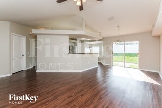 10121 Briar Cir in Hudson, FL - Foto de edificio - Building Photo