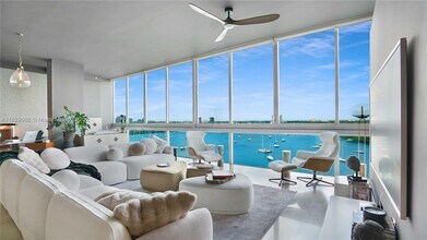 7934 West Dr in North Bay Village, FL - Building Photo - Building Photo