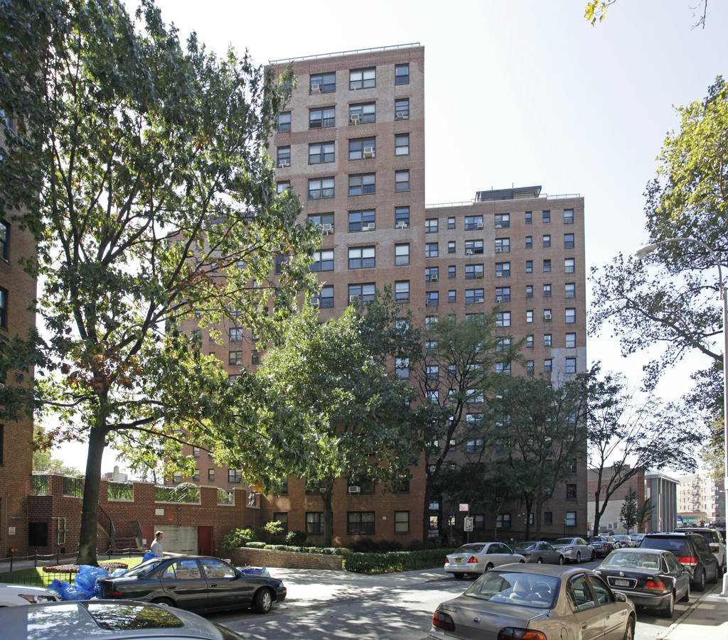 The Howard Apartments | Rego Park, NY Apartments For Rent