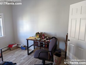 22 Royal St, Unit 2 in Boston, MA - Foto de edificio - Building Photo