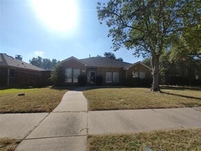 1010 Mark Twain Dr in Allen, TX - Building Photo - Building Photo