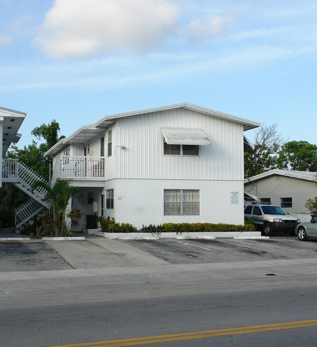 225 Iowa Ave in Fort Lauderdale, FL - Building Photo - Building Photo