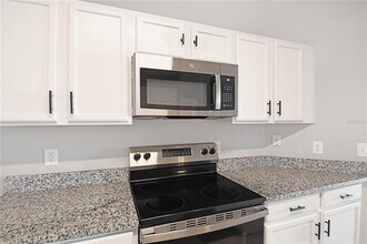 915 Knollwood Dr in Davenport, FL - Building Photo - Building Photo