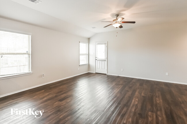 14005 Lake Cres Dr in Conroe, TX - Building Photo - Building Photo