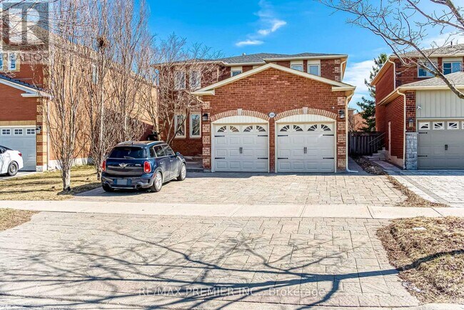 133 Bernard Ave in Richmond Hill, ON - Building Photo - Building Photo