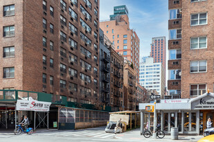 234 E 70th St in New York, NY - Foto de edificio - Building Photo