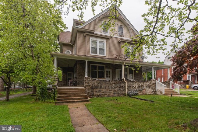 property at 120 Walnut Ave