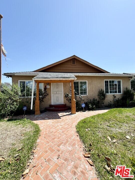 14702 Studebaker Rd in Norwalk, CA - Building Photo