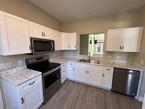 5006 Carleton Dr in Wilmington, NC - Building Photo - Building Photo