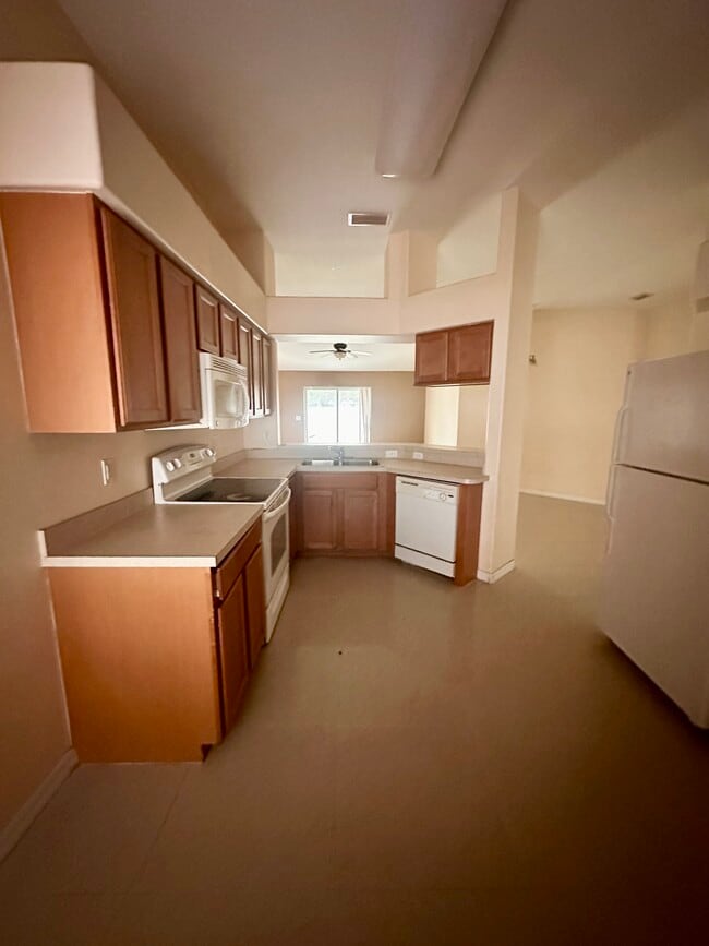 2251 Colville Chase Dr in Ruskin, FL - Building Photo - Building Photo