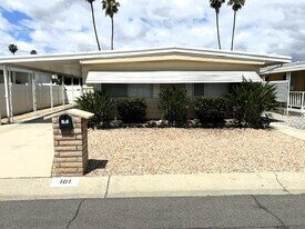 101 San Mateo Cir in Hemet, CA - Building Photo