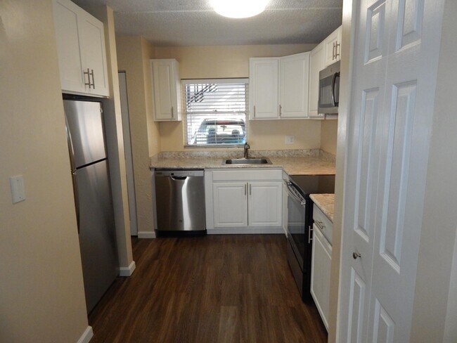 416 N Grandview Ave in Daytona Beach, FL - Building Photo - Building Photo