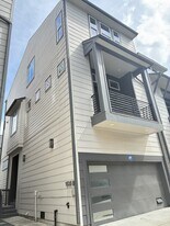 1535 W 24th St in Houston, TX - Building Photo