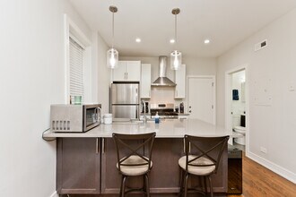 2045 N Wolcott Ave in Chicago, IL - Building Photo - Building Photo