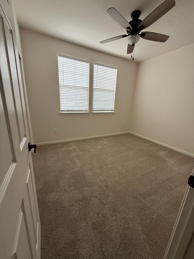 651 Jade Way in Fairfield, CA - Building Photo - Building Photo