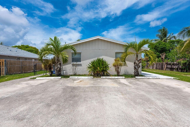 property at 2449 Saginaw Ave