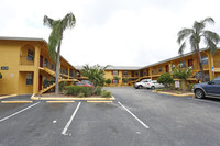 Tara Gardens in Largo, FL - Building Photo - Building Photo