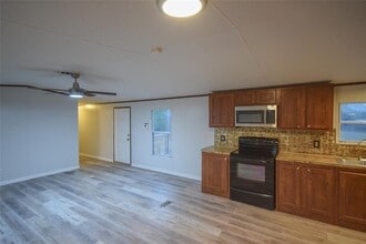 900 Phillip Ln in Liberty Hill, TX - Building Photo - Building Photo