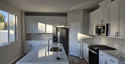 40430 Melrose Dr in Temecula, CA - Building Photo - Building Photo