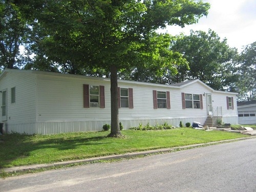 Swartz Creek Meadows in Lennon, MI - Building Photo