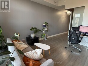 6 Parkwood Ave in Toronto, ON - Building Photo - Building Photo