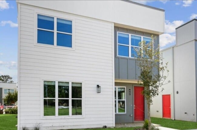 property at 13588 Ella Blvd