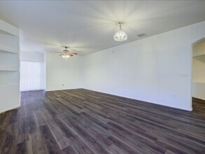 326 E Calle Nacrita in Green Valley, AZ - Building Photo - Building Photo