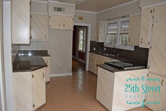 1181 37th St in Sacramento, CA - Building Photo - Building Photo