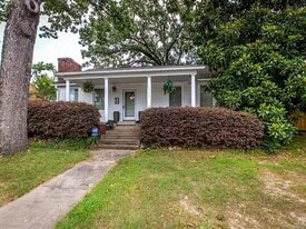 1717 N University Ave in Little Rock, AR - Building Photo