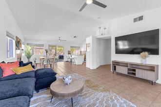 79200 Violet Ct in La Quinta, CA - Building Photo - Building Photo